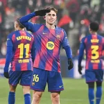 Barca 'nổ súng' ngược dòng 4-2, Lewandowski lập công nhưng hàng thủ vẫn 'bốc hơi' 1