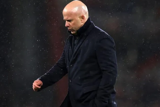 Arne Slot giai thich ly do Liverpool de thua Bournemouth.