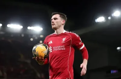 Arne Slot chính thức tuyên bố: "Robertson ở lại Liverpool đến hết mùa giải!" 1