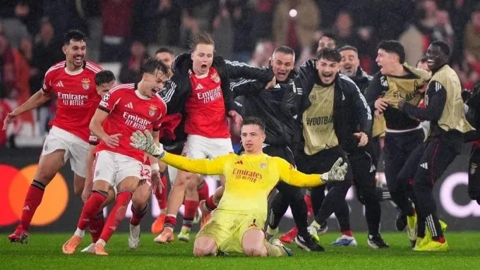 Thủ môn người hùng đưa Benfica vào vòng play-off Champion League là ai 1