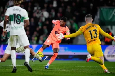 Hansi Flick im lặng gây sốc: Barca có giữ chân Rashford và Ferran Torres? 1